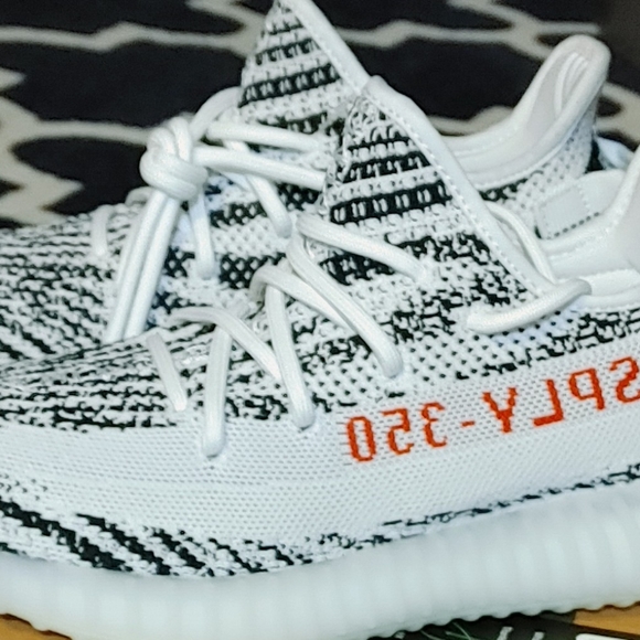 Too small - Picture 2 of 8